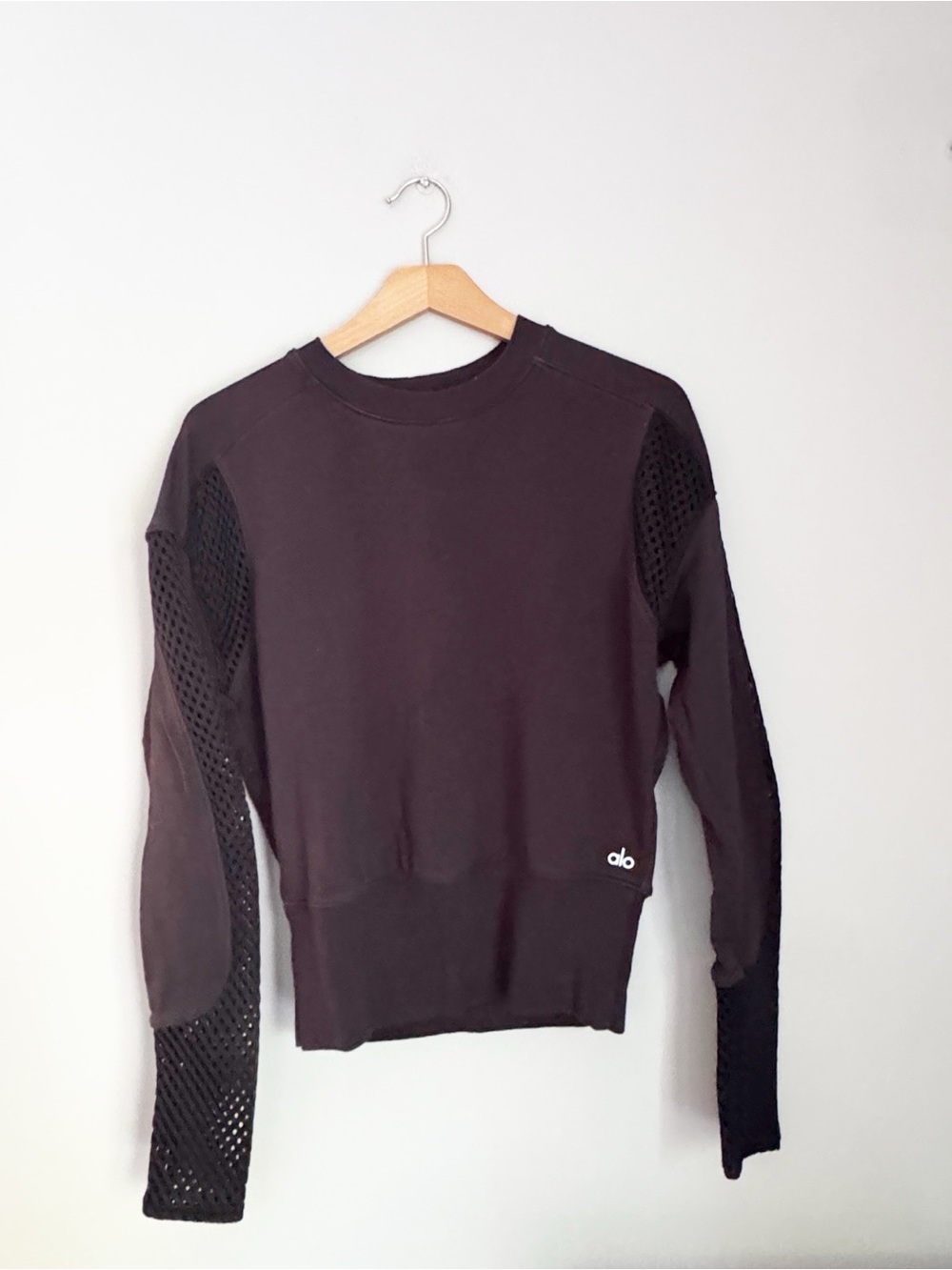 ALO Yoga Black Crewneck Sweatshirt with Mesh Sleeves